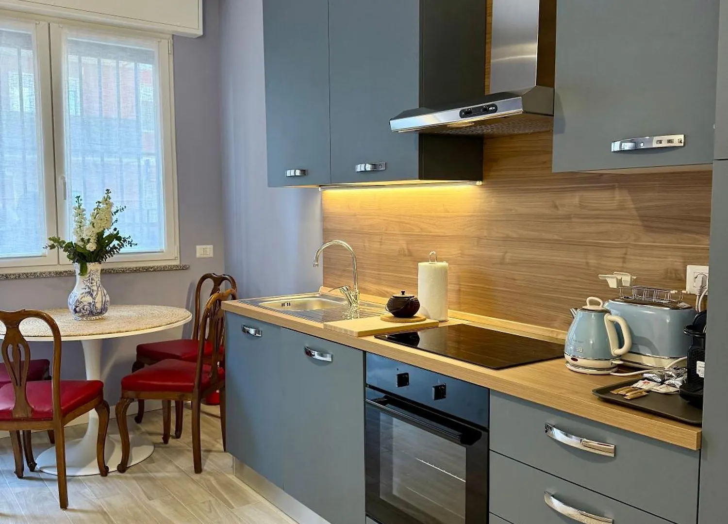 Lr Deluxe Apartments - Casa Holi Перо 0*,  Италия